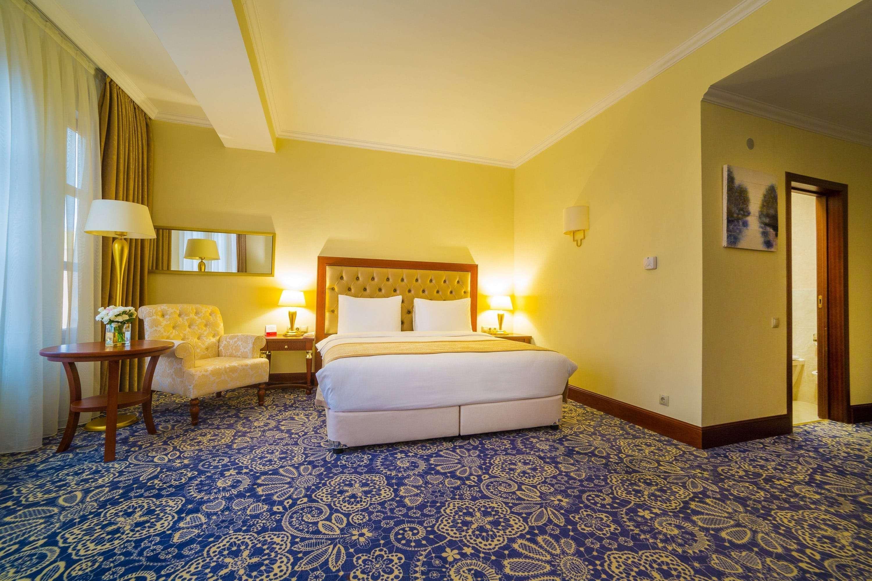 Ramada By Wyndham Almaty Hotel Bagian luar foto