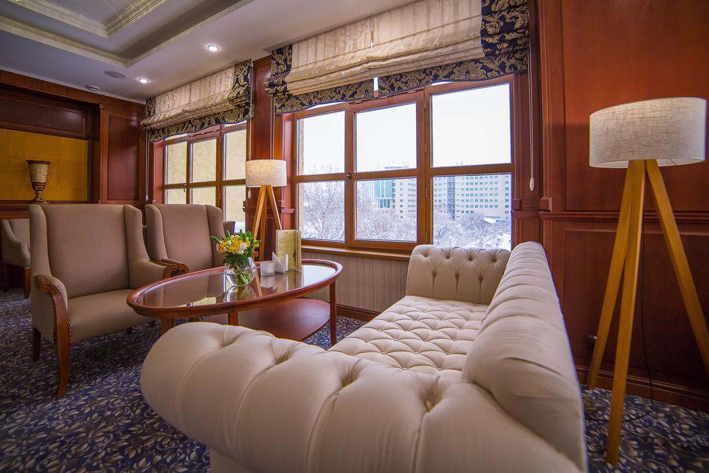 Ramada By Wyndham Almaty Hotel Bagian luar foto
