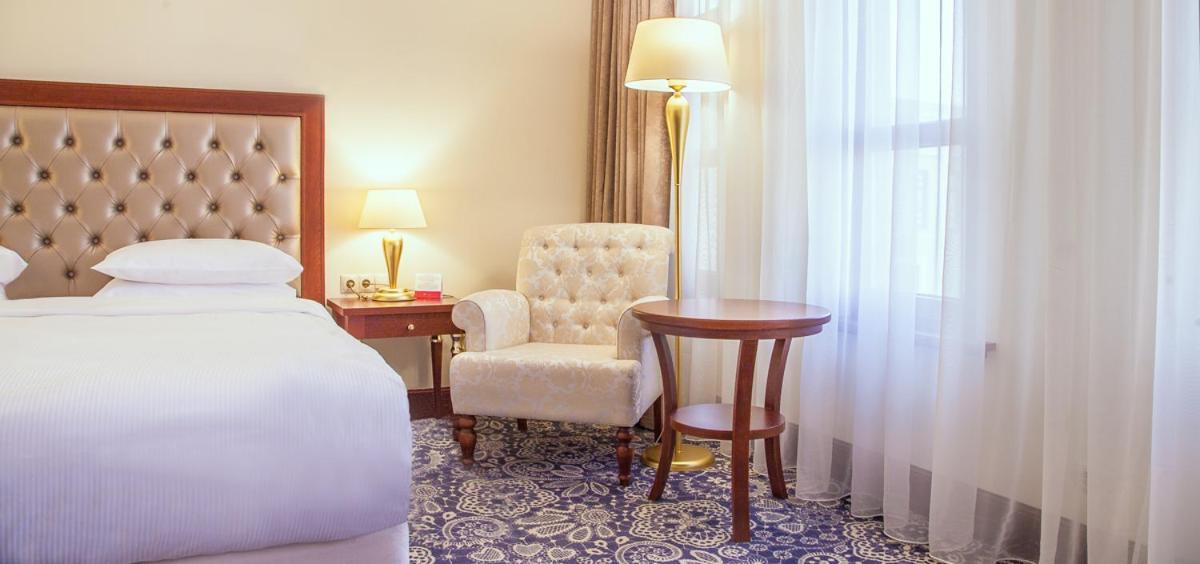 Ramada By Wyndham Almaty Hotel Bagian luar foto