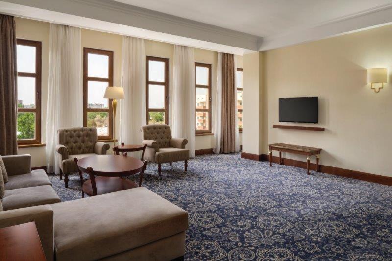 Ramada By Wyndham Almaty Hotel Bagian luar foto