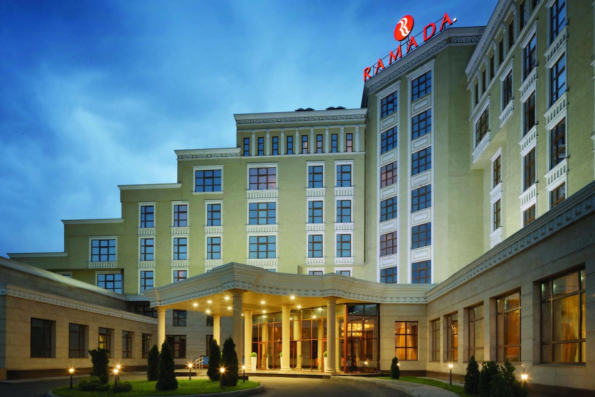 Ramada By Wyndham Almaty Hotel Bagian luar foto