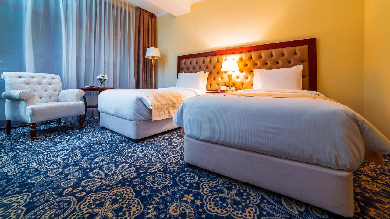 Ramada By Wyndham Almaty Hotel Bagian luar foto